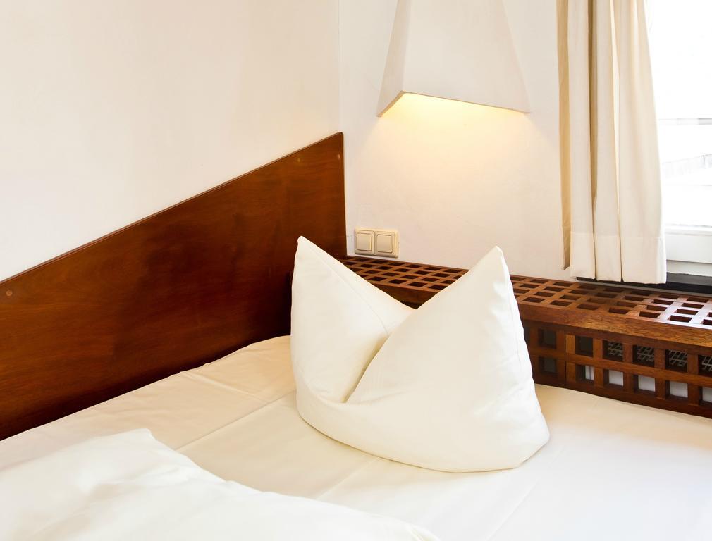 Hotel Monpti Хайделберг Стая снимка