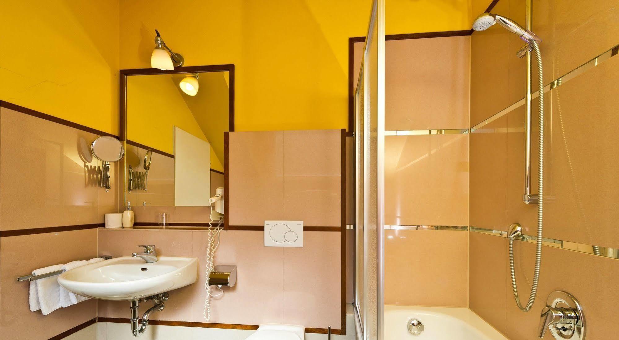 Hotel Monpti Хайделберг Екстериор снимка
