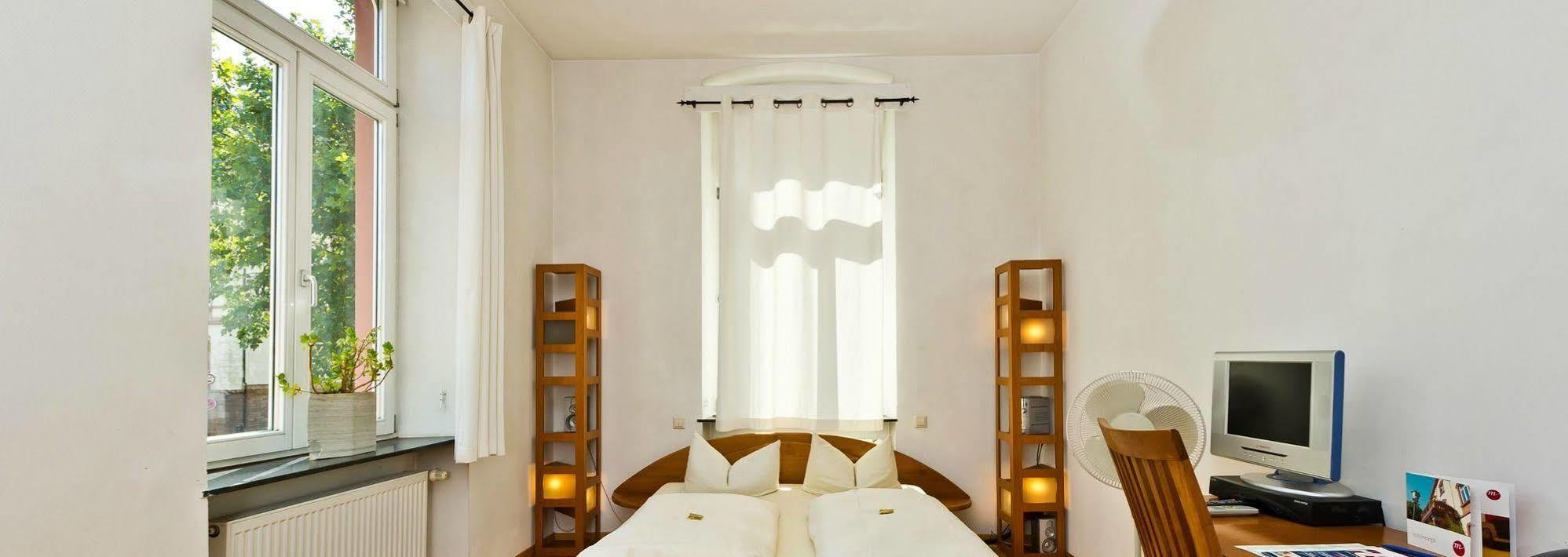 Hotel Monpti Хайделберг Екстериор снимка