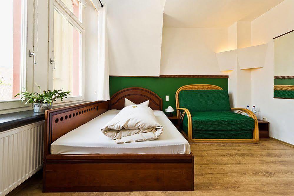 Hotel Monpti Хайделберг Екстериор снимка